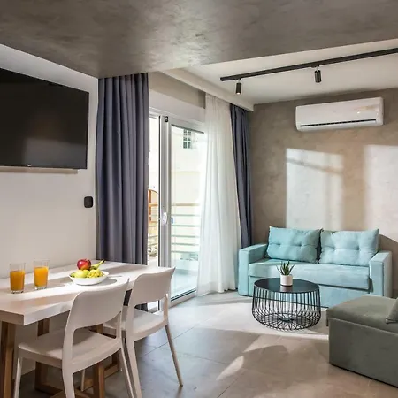 King's Blue, Urban Apartman *